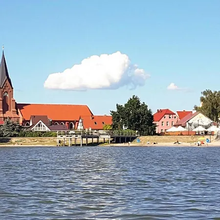 1 Bedroom Lovely In Apartmán Nowe Warpno