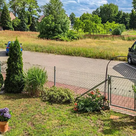 1 Bedroom Lovely In Apartmán Nowe Warpno